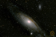 Andromedagalaxie: 100 Bilder mit 60 Sekunden, ISO 12800, RC 6 mit Reducer (920 mm, F 6,0) an Nikon D850 auf EQM35 Pro, 13 Darks, 12 Biases, 4 Flats