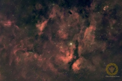 Schwan mit Gamma-Cygni und Nordamerikanebel 66 Bilder mit 2 Minuten, ISO 400, F 2,0 135 mm an Canon EOS 60Da auf Skyguider Pro 8 Darks, je 10 Flats u8nd Bias