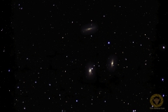 Leo-Triplett im Sternbild Löwe. 43 Bilder mit 90 Sekunden, ISO 6400, 600 mm, F 5,6 an Nikon D850 nachgeführt mit EQM35