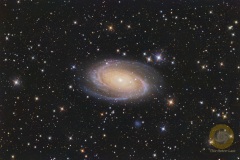 M81, Bodes Galaxie, 26 Bilder mit 3 Minuten. ASI 071 MC Pro, RC 6 bei 1340 mm, auf EQ6, Gain 90, Offset 50, Dithering, Autoguiding OAG mit ASI 220 mini. Stellarmate OS auf Raspberry 4. Drizzle 2 beim Stacking.