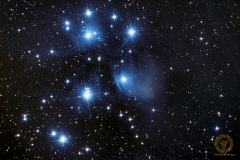 Plejaden M45. 10 Bilder mit 180 Sekunden, ISO 6400 RC6 mit Reducer (920 mm, F 6) an Nikon D850 auf EQM 35 Pro, Autoguiding MGEN3, 7 Darks, jeweils 20 Flats und Biases