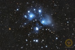 Plejaden. M45 First Light APO, 21 Bilder mit 2 Minuten, ISO 8000, APO 540 mm, F 6,8 an D5300a auf EQM35 Pro Auroguiding MGEN3, je 20 Flats, Darkflats, Biases, 12 Darks