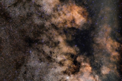 Milchstraße in der Region Sternbild Schütze: 56 Bilder mit 45 Sekunden, ISO 2000, 85 mm, F 2,0 an Nikon Z6 auf Minitrack LX3